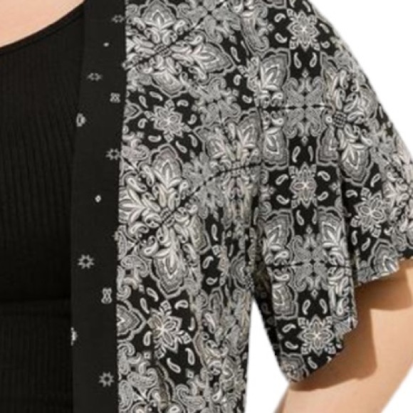 Torrid Challis Dolman Shirttail Kimono Size 1 - Picture 5 of 7